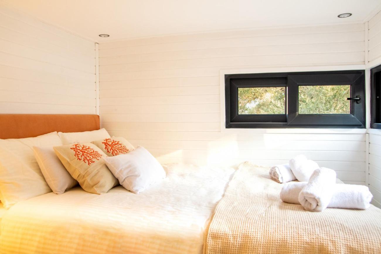 Tiny House Framed By Nature Near Sea In Karaburun Villa Smirne Esterno foto