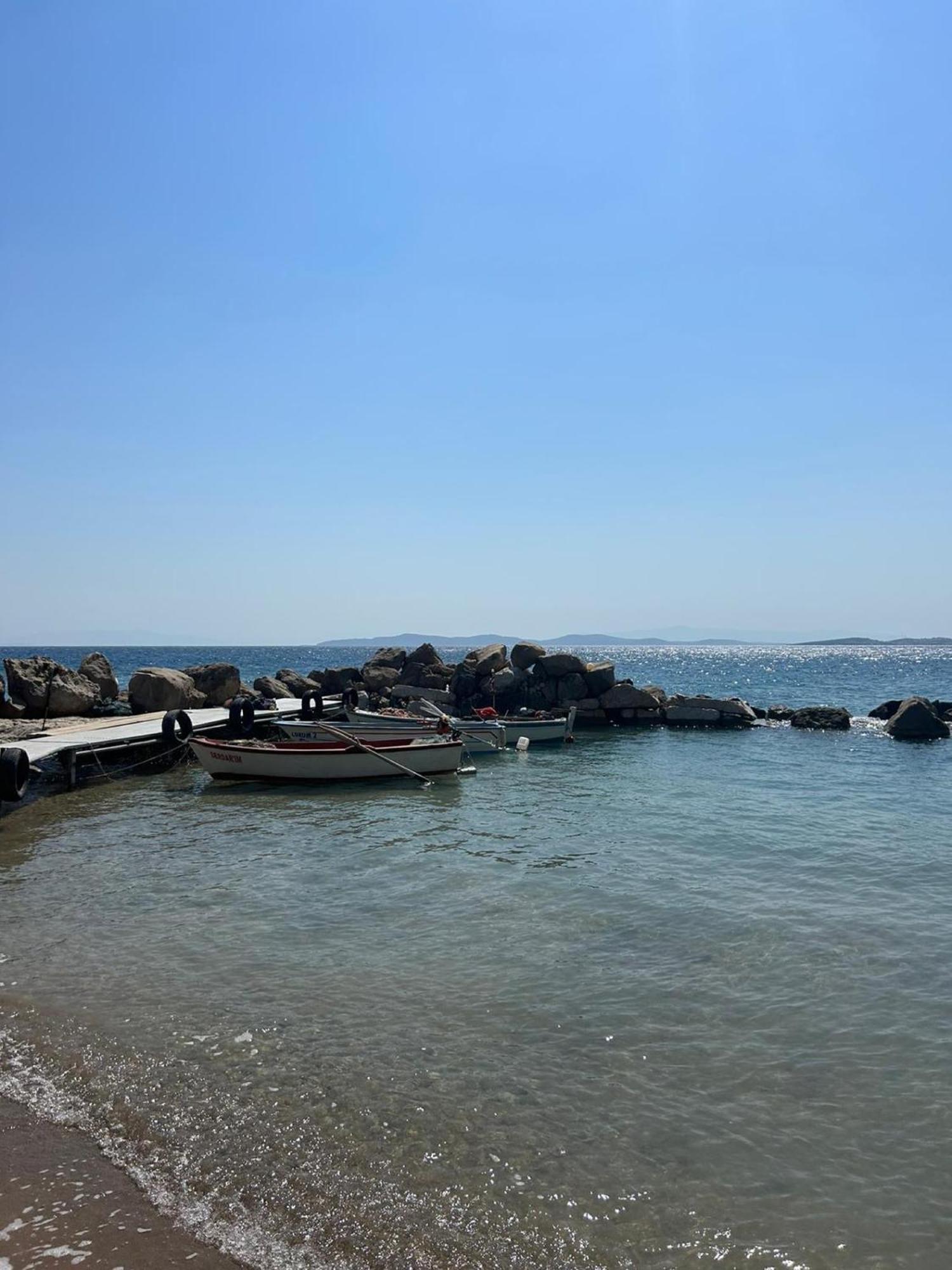 Tiny House Framed By Nature Near Sea In Karaburun Villa Smirne Esterno foto